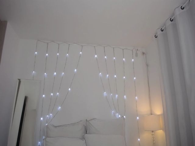 Live sex webcam photo for Marianviolet #259763389