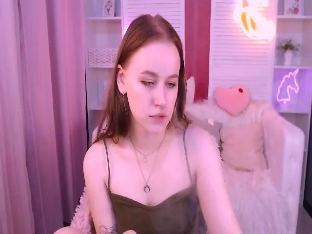 Live sex webcam photo for LynneDawson #256033629