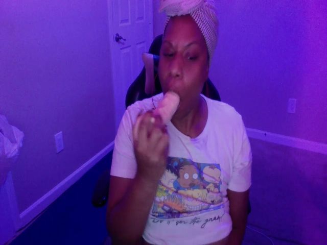 Live sex webcam photo for Juiciikulture #265390202