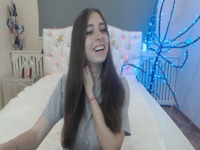 Live sex webcam photo for LindaJason #264259558