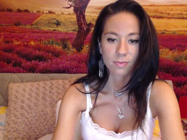 Live sex webcam photo for RoselynMoon #252893888