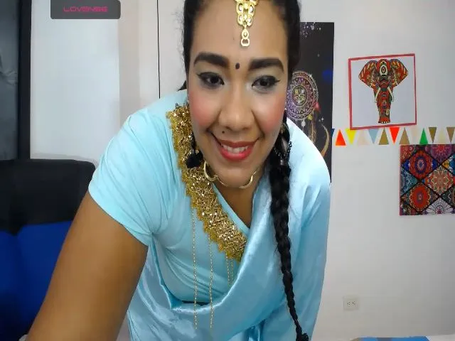 Live sex webcam photo for IndianMama #254840756