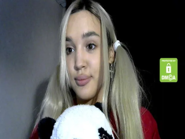 Live sex webcam photo for MyyDream #257696834