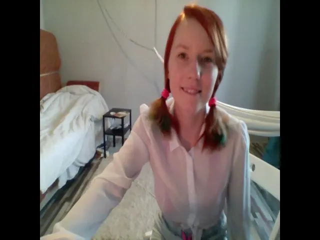 Live sex webcam photo for NikiFoks18 #252445730