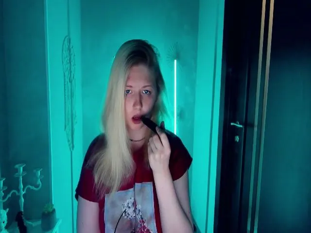 Live sex webcam photo for TinkerrBelll #262953097