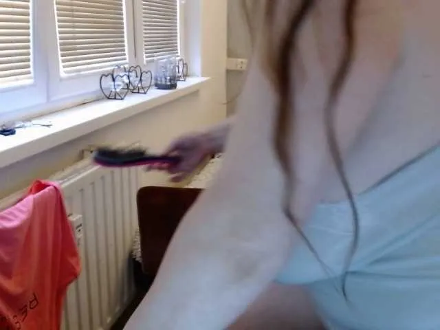 Live sex webcam photo for Bessy123 #255067252