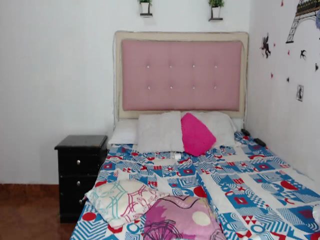 Live sex webcam photo for Maryalelove #256392572