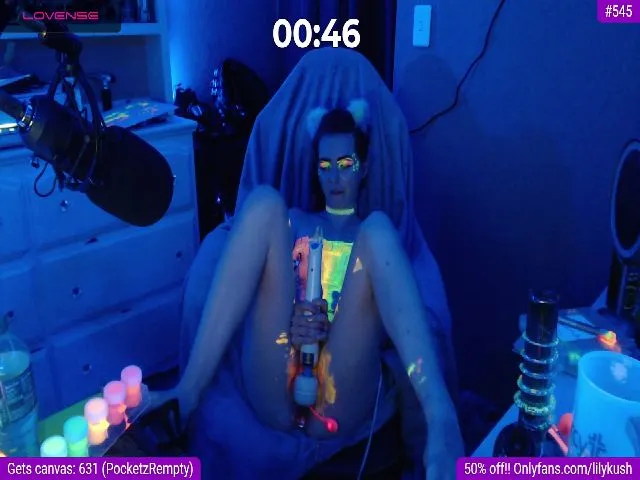 Live sex webcam photo for LilyKush #255036376