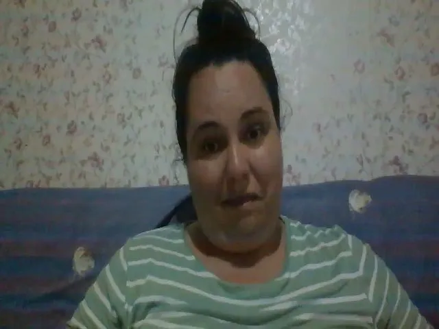 Live sex webcam photo for Clarisse121 #265372332