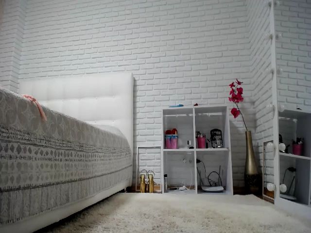 Live sex webcam photo for Malina_XXX #252496096