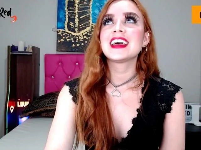 Live sex webcam photo for HelinaRed #241133318