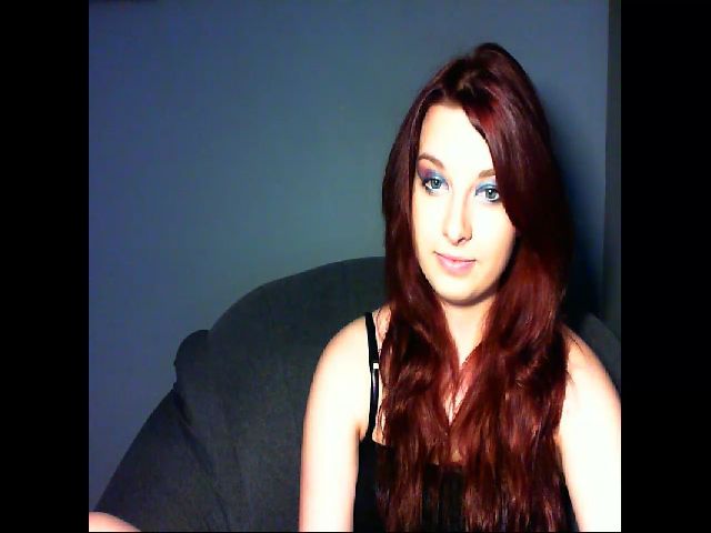 Live sex webcam photo for VirginLuna18 #254166944