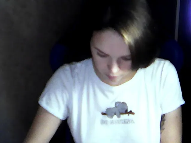 Live sex webcam photo for BattyCrystal #260212847