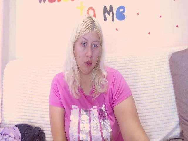 Live sex webcam photo for Kylie_Pag #260539056