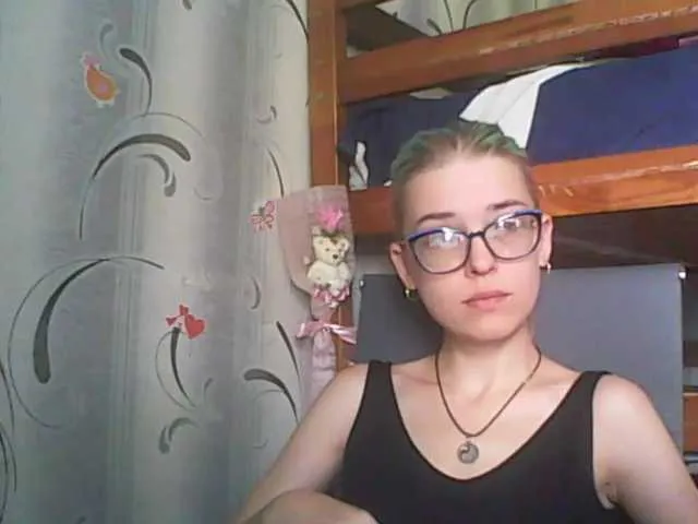 Live sex webcam photo for malvinella #250636316