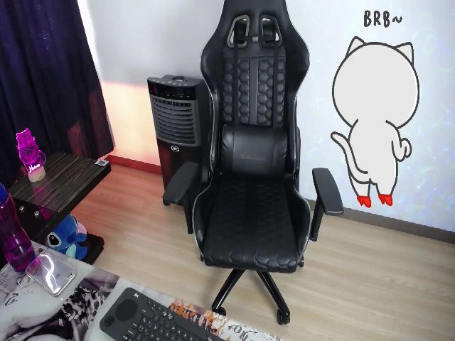 Live sex webcam photo for BiancaMiller #252825712