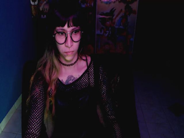 Live sex webcam photo for umaru_michae #254024089