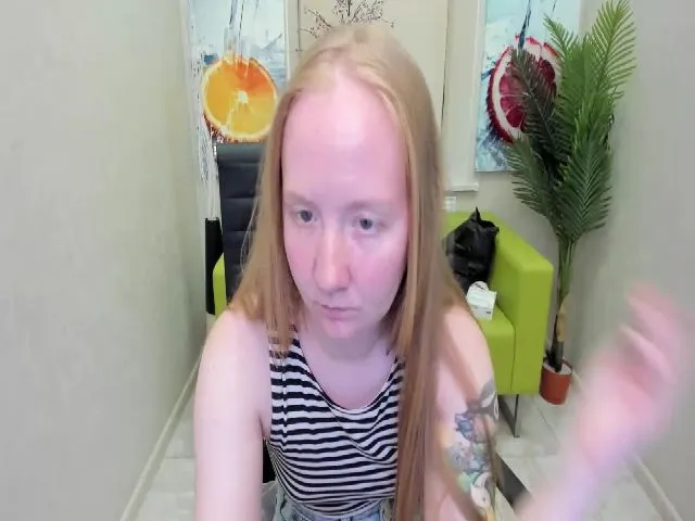 Live sex webcam photo for StunningKelly #252781477