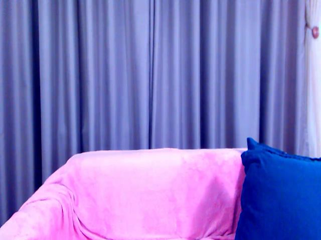 Live sex webcam photo for SweetyPaws #256489616