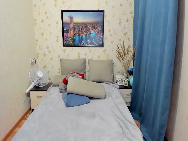 Live sex webcam photo for LanaCutie #255415837