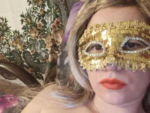 Live sex webcam photo for LauraLeight #241098022
