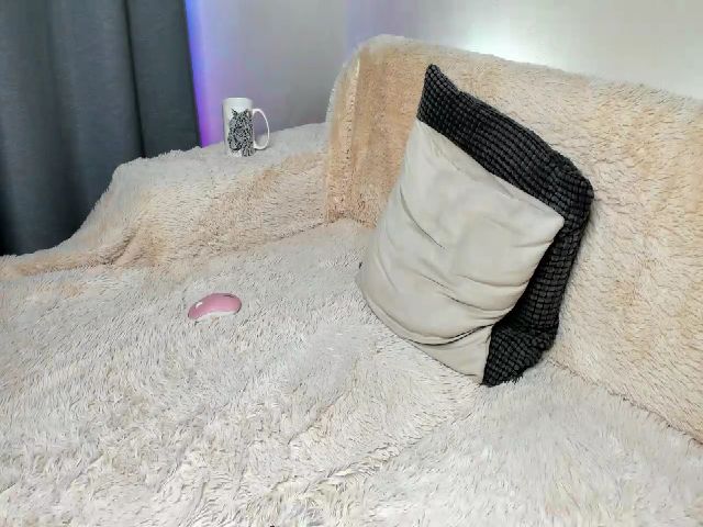 Live sex webcam photo for Urblonde #264592874