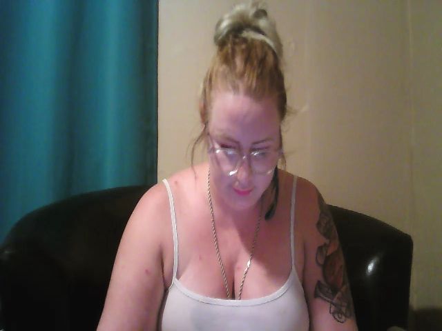 Live sex webcam photo for BrooklynFox93 #255238152