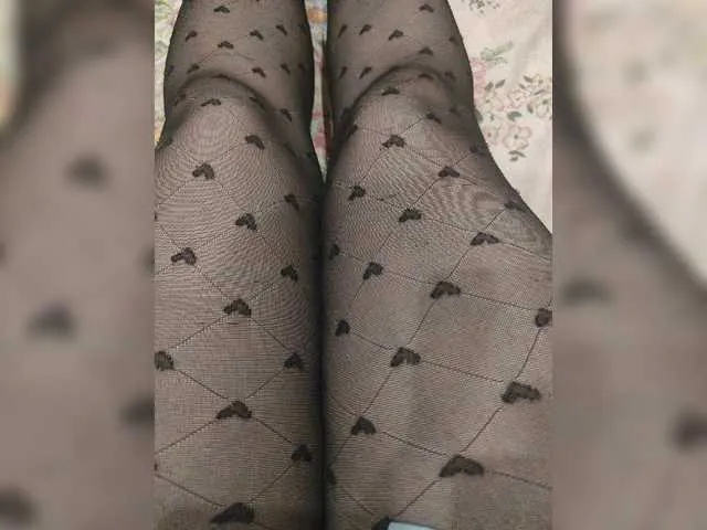 Live sex webcam photo for FamilyAsked #259429536