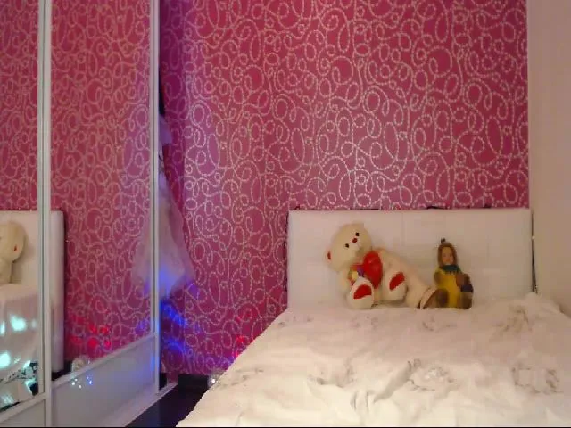 Live sex webcam photo for Neon_Candy #252878589