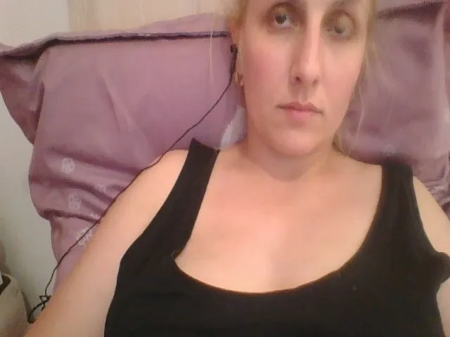 Live sex webcam photo for squirtvicky #256381375