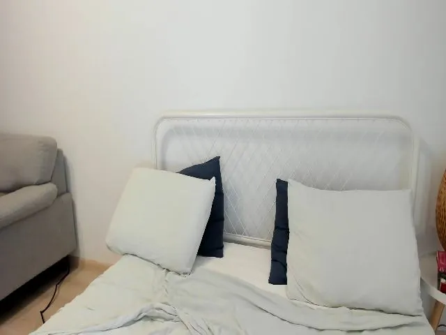 Live sex webcam photo for BrunetteBoo #255317683