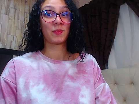 Live sex webcam photo for karolinariveroxxx #244941445