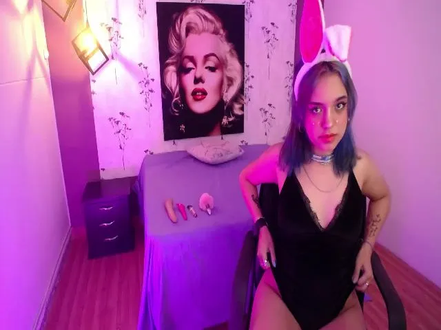 Live sex webcam photo for Spaaarkie #255973152