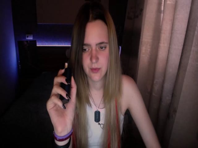 Live sex webcam photo for Ella_Hudson #252735238