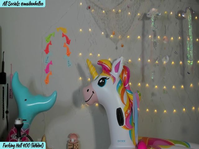 Live sex webcam photo for maidenhellxo #254386366