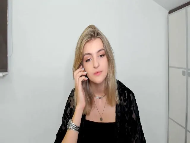 Live sex webcam photo for HelelGretta #254059148
