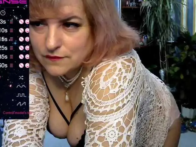Live sex webcam photo for SmileOfAngel #240943306