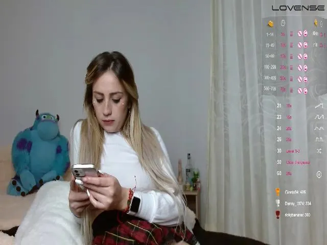Live sex webcam photo for SamantaCollen #264590777