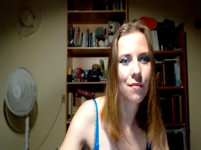 Live sex webcam photo for WinterGoddess #254944892