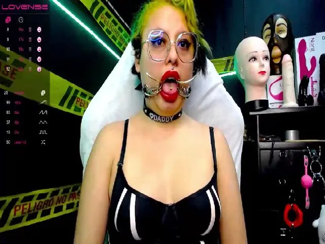 Live sex webcam photo for Rubi_slave #260588074