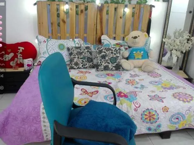 Live sex webcam photo for liabigtits #256365061