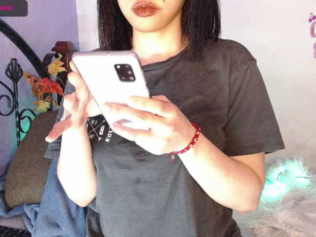 Live sex webcam photo for cherrydreams #240966890