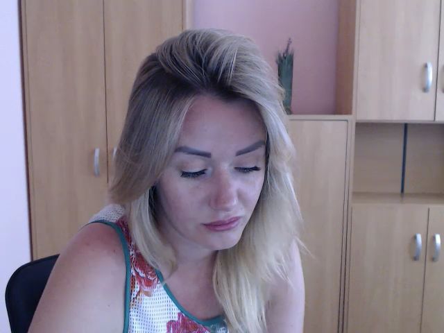 Live sex webcam photo for AlexaSweett_ #255580292
