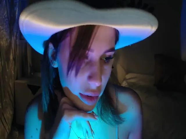 Live sex webcam photo for MeliSi #257070630