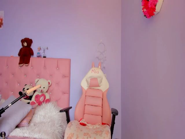 Live sex webcam photo for Mia_lambertt #256294759