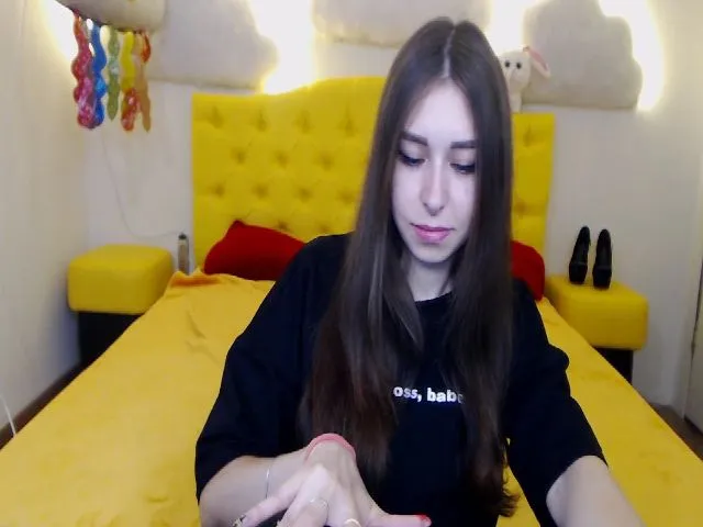 Live sex webcam photo for LindaJason #255869613