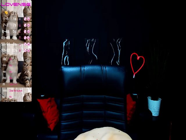 Live sex webcam photo for LiliManchest #254553782