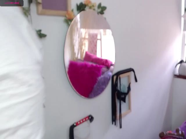 Live sex webcam photo for Moniquexxx #262267883