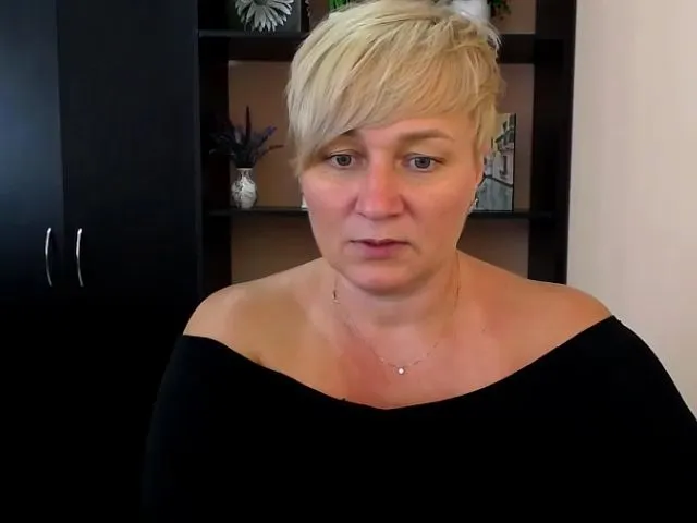 Live sex webcam photo for KailyMey #254166714