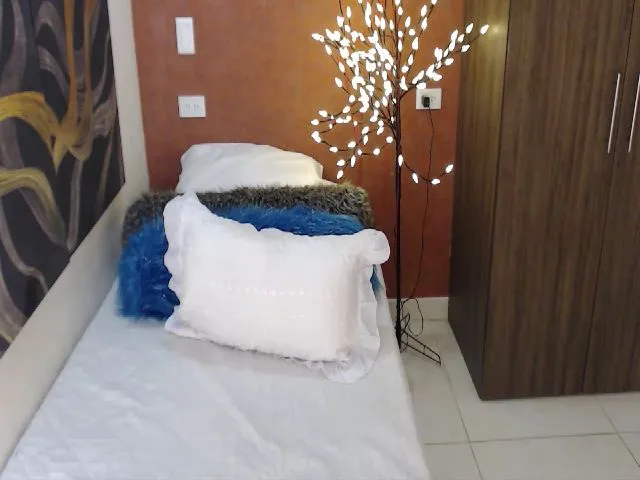 Live sex webcam photo for Forevermanu #263680109